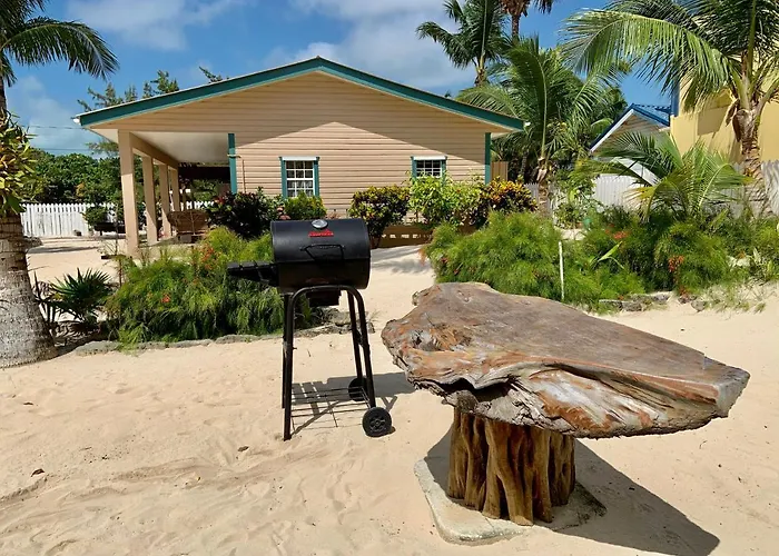 Villa El Gran Castillo De Arena - 4 Bedroom San Pedro (Ambergris Caye)