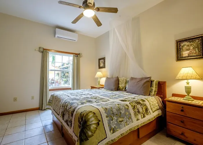 El Gran Castillo De Arena - 4 Bedroom Villa San Pedro (Ambergris Caye)