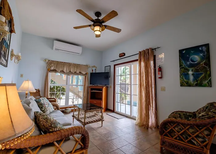 Villa El Gran Castillo De Arena - 4 Bedroom San Pedro (Ambergris Caye)