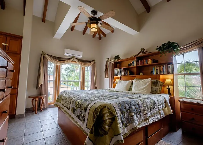 El Gran Castillo De Arena - 4 Bedroom Villa